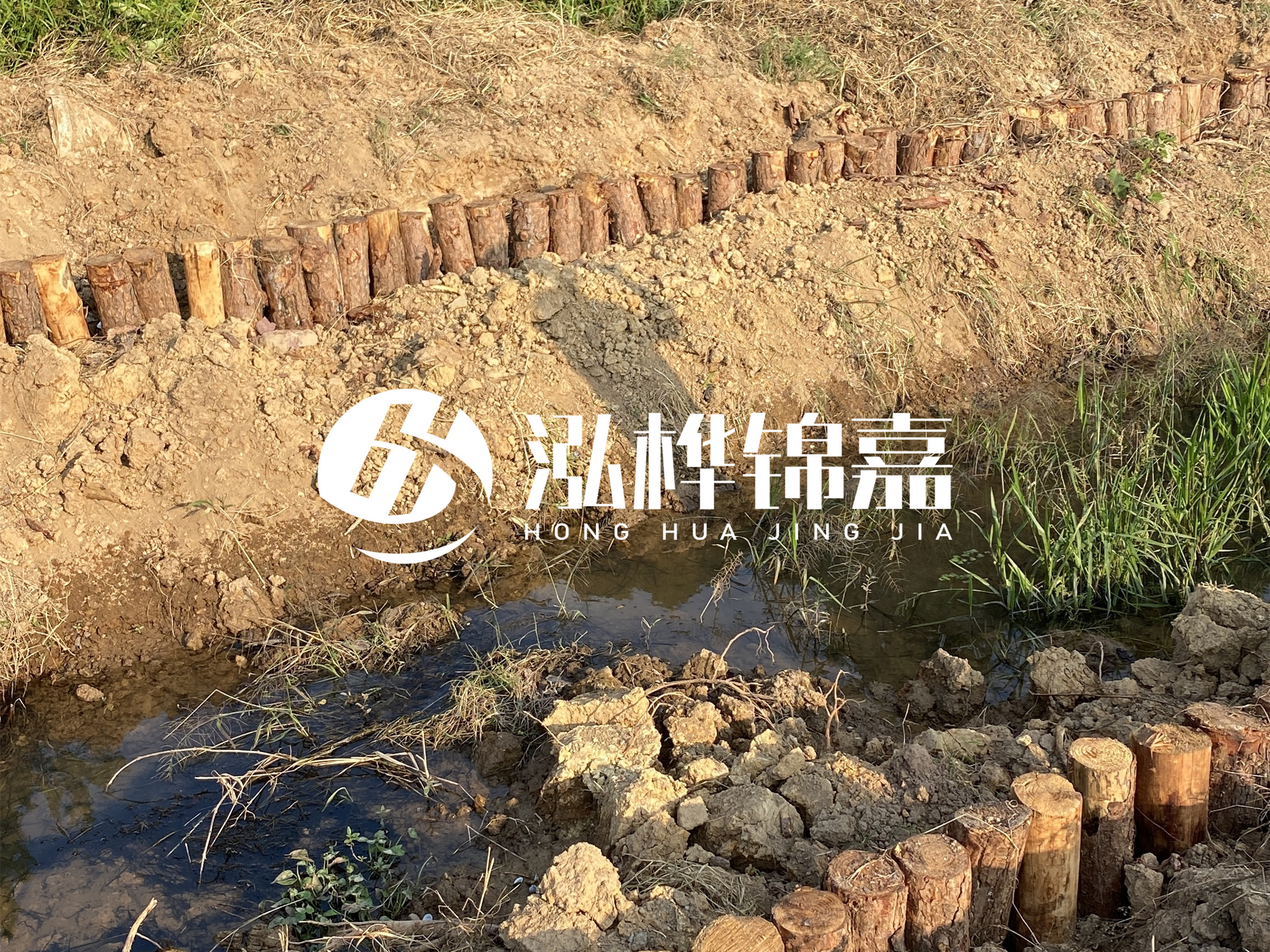 防汛木樁價(jià)格中的施工費(fèi)如何計(jì)算？水下打樁和陸地打樁費(fèi)用差異？